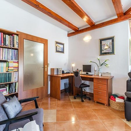 Guest House Barbara Nerezisca Экстерьер фото