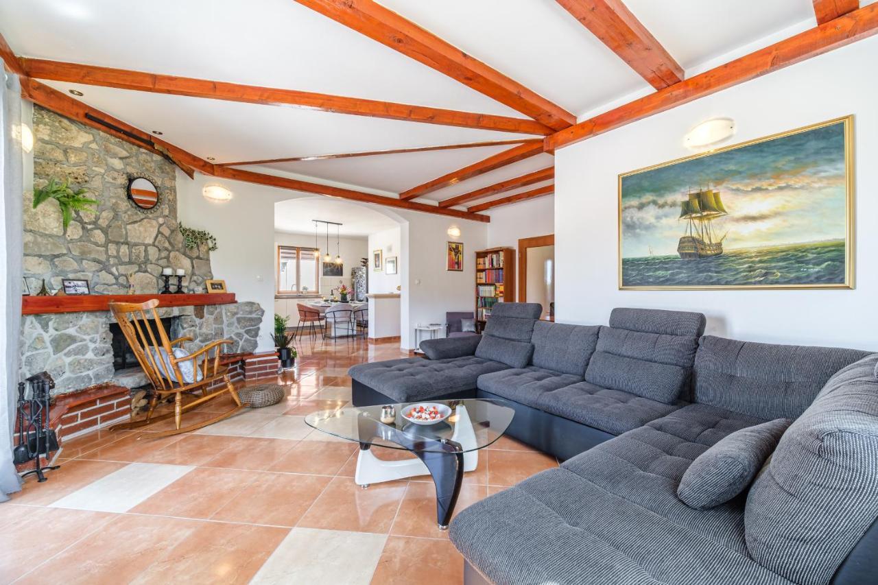 Guest House Barbara Nerezisca Экстерьер фото