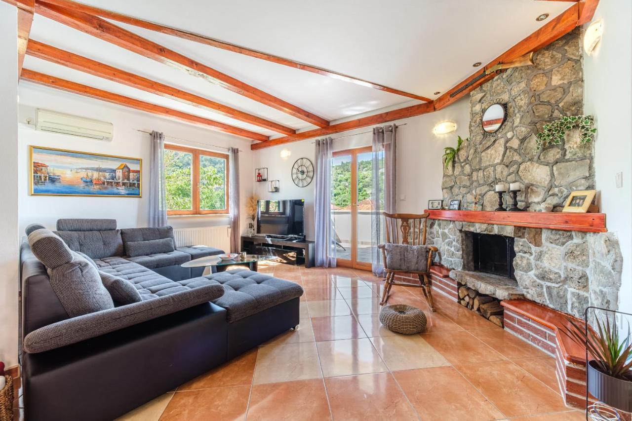 Guest House Barbara Nerezisca Экстерьер фото